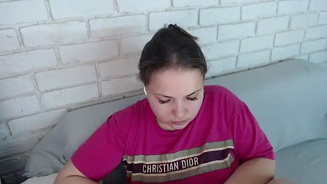 Crazyy girl  online show from March 12, 2026, 1:59 pm