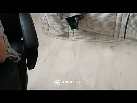 Snapshot of lolacharly@xh chatting on February 24, 2025, 12:05 pm lolacharlyxh online show from February 24, 2025, 12:05 pm