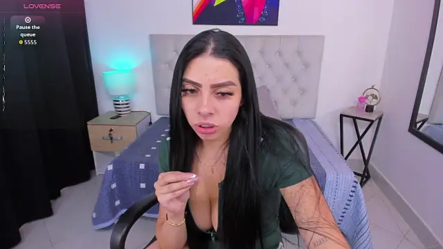 KristalFoxx online show from November 11, 2025, 10:04 pm