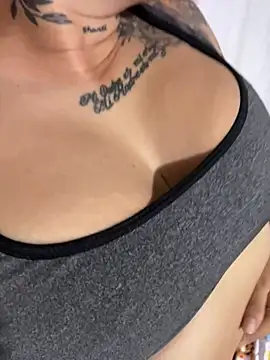 Snapshot of ivanna_rivera chatting on January 10, 2026, 11:00 pm ivanna rivera online show from January 10, 2026, 11:00 pm