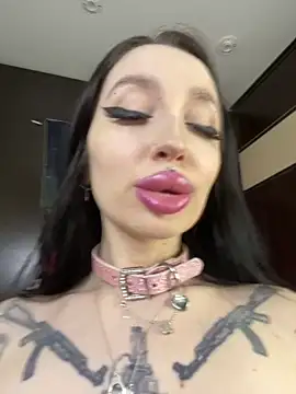 Molly  Moon online show from March 3, 2026, 2:18 am