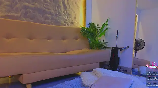 Isa  Blanc online show from November 27, 2025, 3:07 am