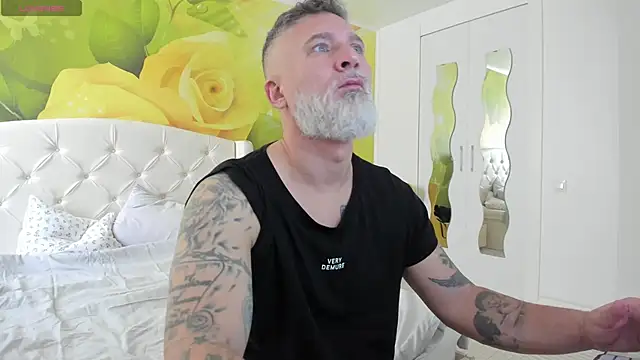 BlowMyXXL online show from February 25, 2026, 8:36 am