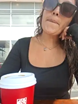 lauramcdowell1 online show from February 27, 2026, 7:35 pm