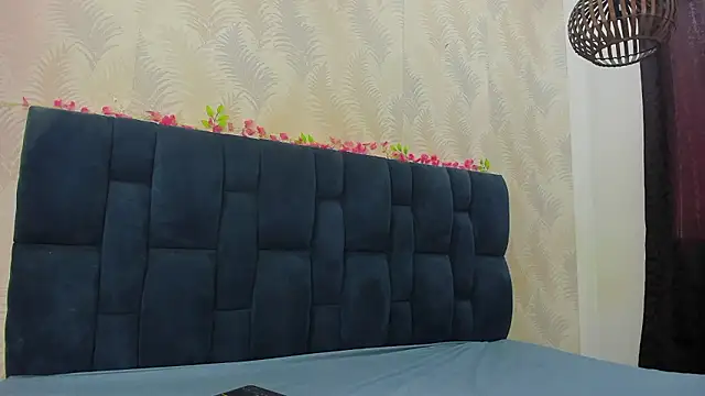 Ammy Connor1 online show from February 13, 2026, 8:09 pm