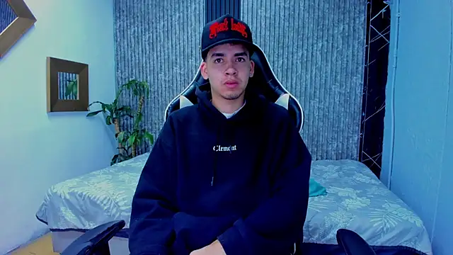 Mike 0233  online show from November 16, 2025, 4:17 am