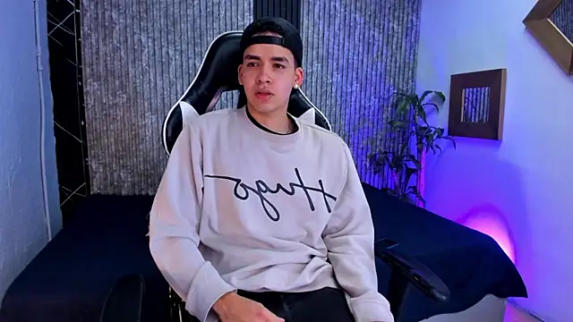 Mike 0233  online show from September 18, 2025, 4:37 am