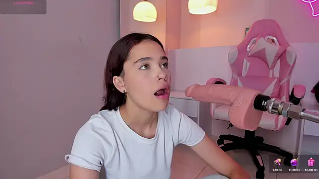 violeth hill online show from March 21, 2025, 7:35 pm