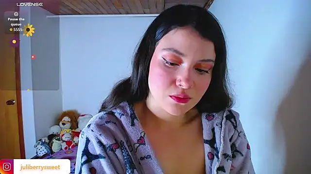 juli05star20 online show from October 18, 2025, 3:08 am