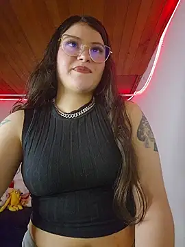 juli05star20 online show from April 5, 2026, 10:38 pm