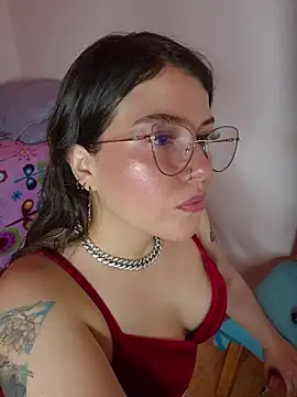 juli05star20 online show from February 19, 2026, 4:31 am