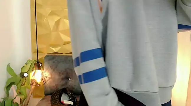 Snapshot of SexyJuliii21 chatting on March 20, 2025, 8:31 am SexyJuliii21 online show from March 20, 2025, 8:31 am