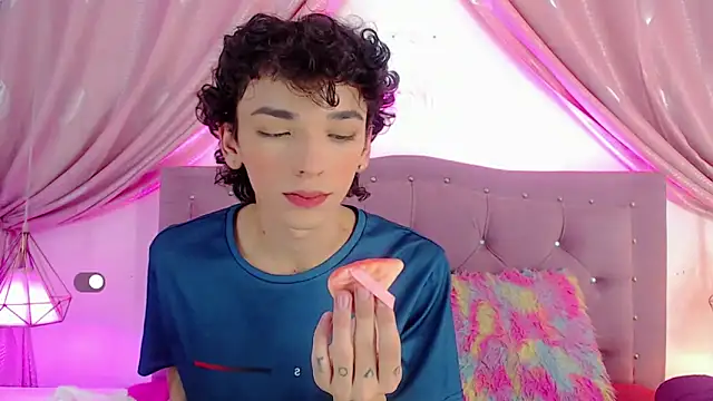 Snapshot of SexyJuliii21 chatting on February 2, 2025, 5:21 am SexyJuliii21 online show from February 2, 2025, 5:21 am