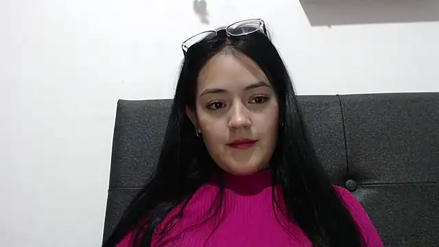 Snapshot of Alisha_99 chatting on October 8, 2025, 10:32 pm Alisha 99 online show from October 8, 2025, 10:32 pm