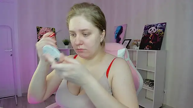 Snapshot of Megan_Violer chatting on February 16, 2026, 5:22 pm Megan Violer online show from February 16, 2026, 5:22 pm