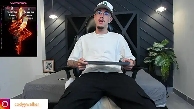 Snapshot of CodyWalkerR chatting on February 4, 2026, 5:13 am CodyWalkerR online show from February 4, 2026, 5:13 am