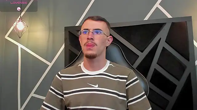 CodyWalkerR online show from September 17, 2025, 5:26 pm