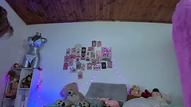 Snapshot of Pucaa_ chatting on February 3, 2026, 2:00 am Pucaa online show from February 3, 2026, 2:00 am