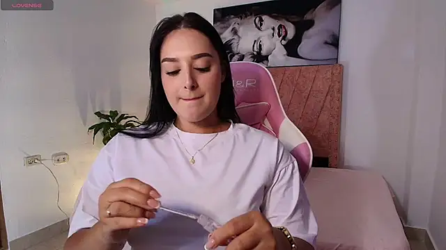 Snapshot of RachelStein chatting on November 13, 2025, 7:23 am RachelStein online show from November 13, 2025, 7:23 am