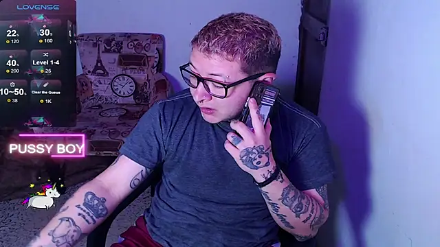 Snapshot of princeFtm chatting on February 22, 2025, 4:40 pm princeFtm online show from February 22, 2025, 4:40 pm