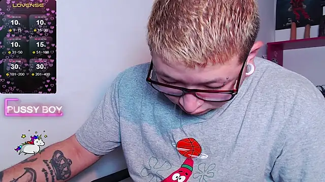 Snapshot of princeFtm chatting on February 13, 2025, 4:39 pm princeFtm online show from February 13, 2025, 4:39 pm