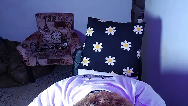 Snapshot of princeFtm chatting on February 24, 2025, 5:42 pm princeFtm online show from February 24, 2025, 5:42 pm