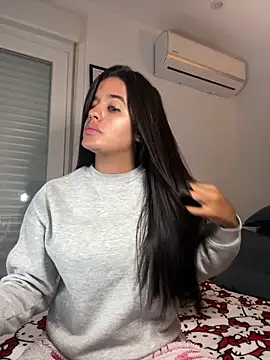 EmelyRogers online show from November 5, 2025, 7:06 pm