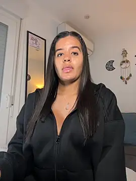 EmelyRogers online show from November 21, 2025, 6:07 pm