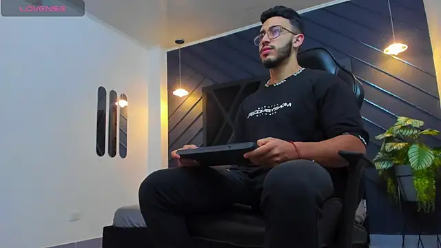 Liam Kleiin online show from October 15, 2025, 11:18 am