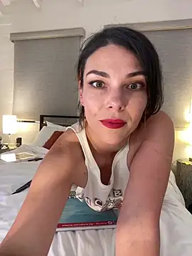 Snapshot of hotwife_margot chatting on June 1, 2026, 10:15 am hotwife margot online show from June 1, 2026, 10:15 am
