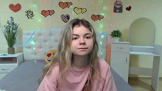 Snapshot of TinaRedly chatting on February 16, 2025, 4:20 am TinaRedly online show from February 16, 2025, 4:20 am