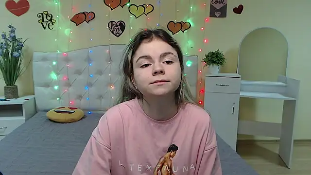 Snapshot of TinaRedly chatting on March 8, 2025, 1:03 pm TinaRedly online show from March 8, 2025, 1:03 pm