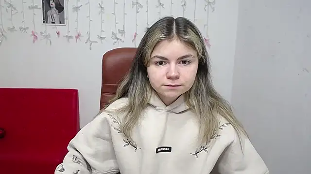 TinaRedly online show from January 13, 2026, 6:23 pm