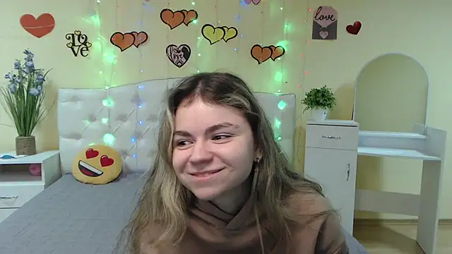 Snapshot of TinaRedly chatting on February 16, 2025, 7:05 pm TinaRedly online show from February 16, 2025, 7:05 pm