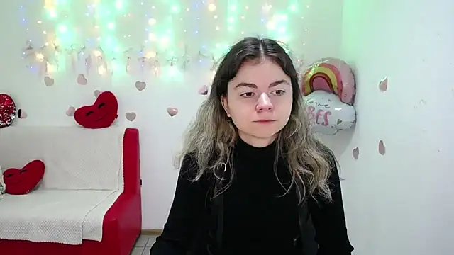 TinaRedly online show from October 10, 2025, 5:14 pm