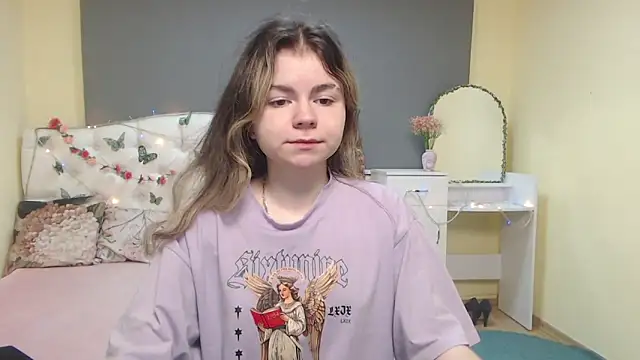 TinaRedly online show from April 16, 2026, 6:36 am