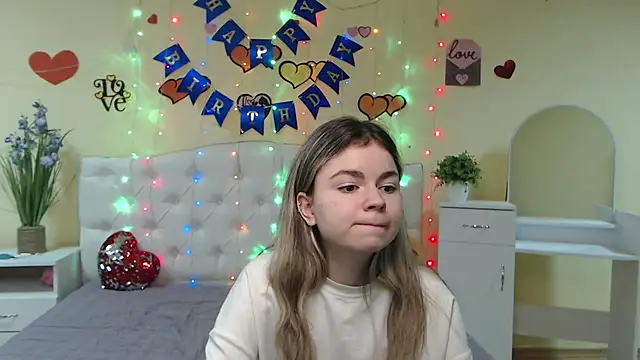 Snapshot of TinaRedly chatting on March 2, 2025, 9:41 pm TinaRedly online show from March 2, 2025, 9:41 pm