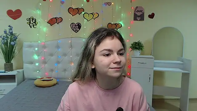Snapshot of TinaRedly chatting on March 8, 2025, 4:06 pm TinaRedly online show from March 8, 2025, 4:06 pm