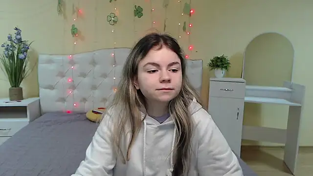 Snapshot of TinaRedly chatting on March 22, 2025, 6:03 pm TinaRedly online show from March 22, 2025, 6:03 pm