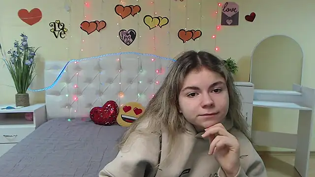 Snapshot of TinaRedly chatting on February 15, 2025, 7:06 pm TinaRedly online show from February 15, 2025, 7:06 pm