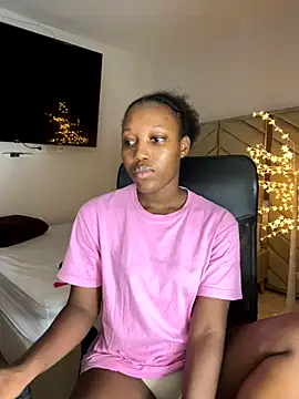 kellya  online show from November 5, 2025, 11:30 pm