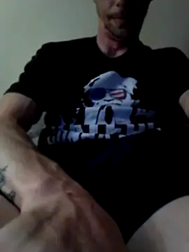 elmerfuddin87 online show from September 18, 2025, 6:38 am