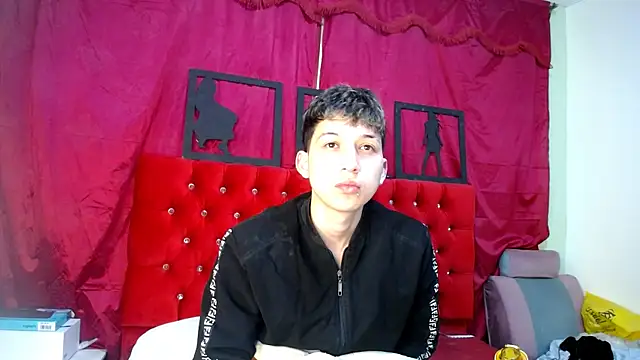 Snapshot of _Thomas_hot_ chatting on March 18, 2025, 6:28 pm Thomas hot online show from March 18, 2025, 6:28 pm