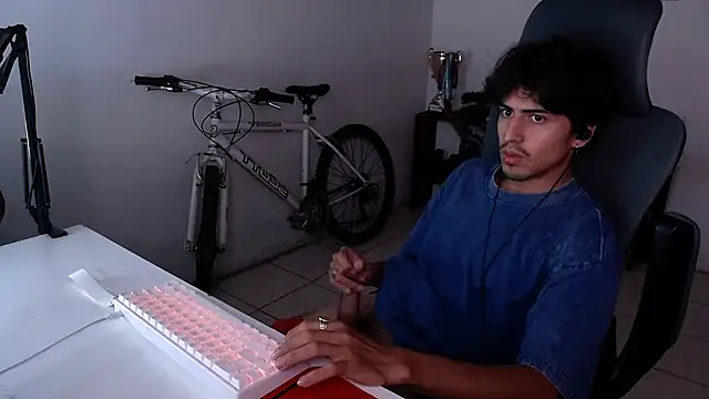 Snapshot of Thieves9 chatting on November 10, 2025, 4:50 am Thieves9 online show from November 10, 2025, 4:50 am