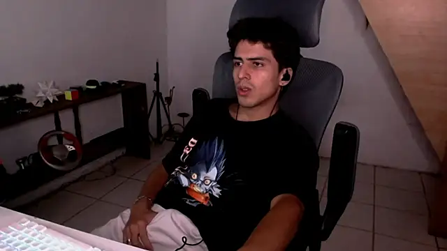 Snapshot of Thieves9 chatting on December 3, 2025, 4:24 am Thieves9 online show from December 3, 2025, 4:24 am