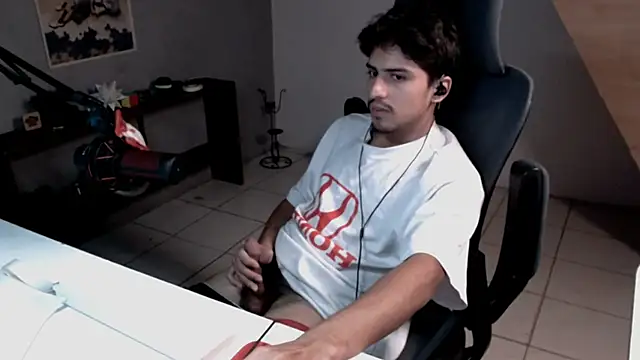 Snapshot of Thieves9 chatting on December 15, 2025, 6:08 am Thieves9 online show from December 15, 2025, 6:08 am