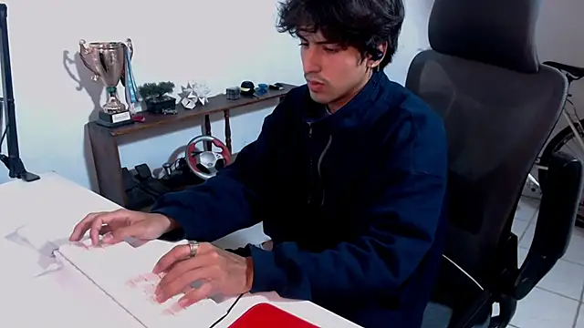 Snapshot of Thieves9 chatting on November 18, 2025, 5:11 am Thieves9 online show from November 18, 2025, 5:11 am