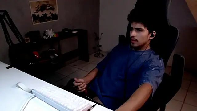 Snapshot of Thieves9 chatting on December 17, 2025, 4:28 am Thieves9 online show from December 17, 2025, 4:28 am