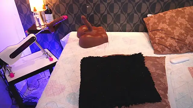 SharomRoss online show from September 10, 2025, 3:44 pm