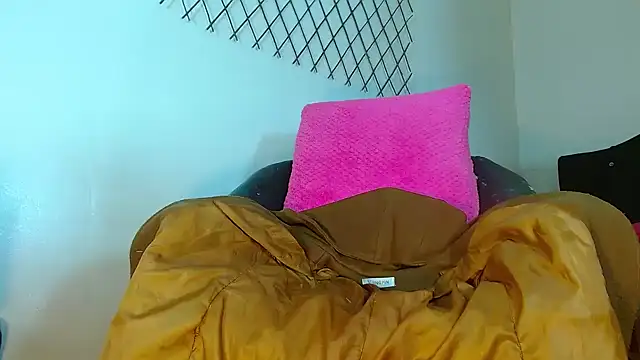 Snapshot of bellatrixx_69 chatting on March 15, 2025, 3:40 am bellatrixx 69 online show from March 15, 2025, 3:40 am